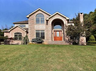 3250 Cranberry Heights Dr, East Stroudsburg, PA 18301