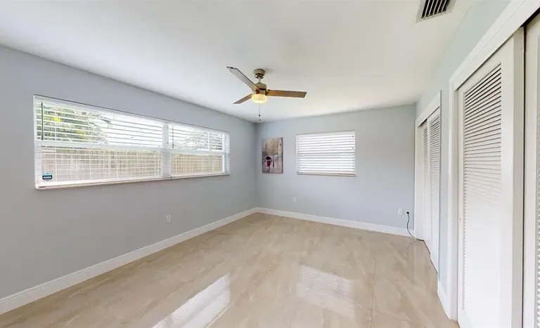 2558 Rosery Rd E — Photo 15