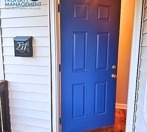 4th image of 211 Palatine Ave