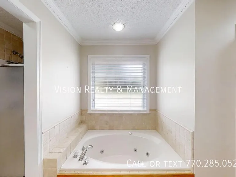 28 Summerwind Dr — Photo 40
