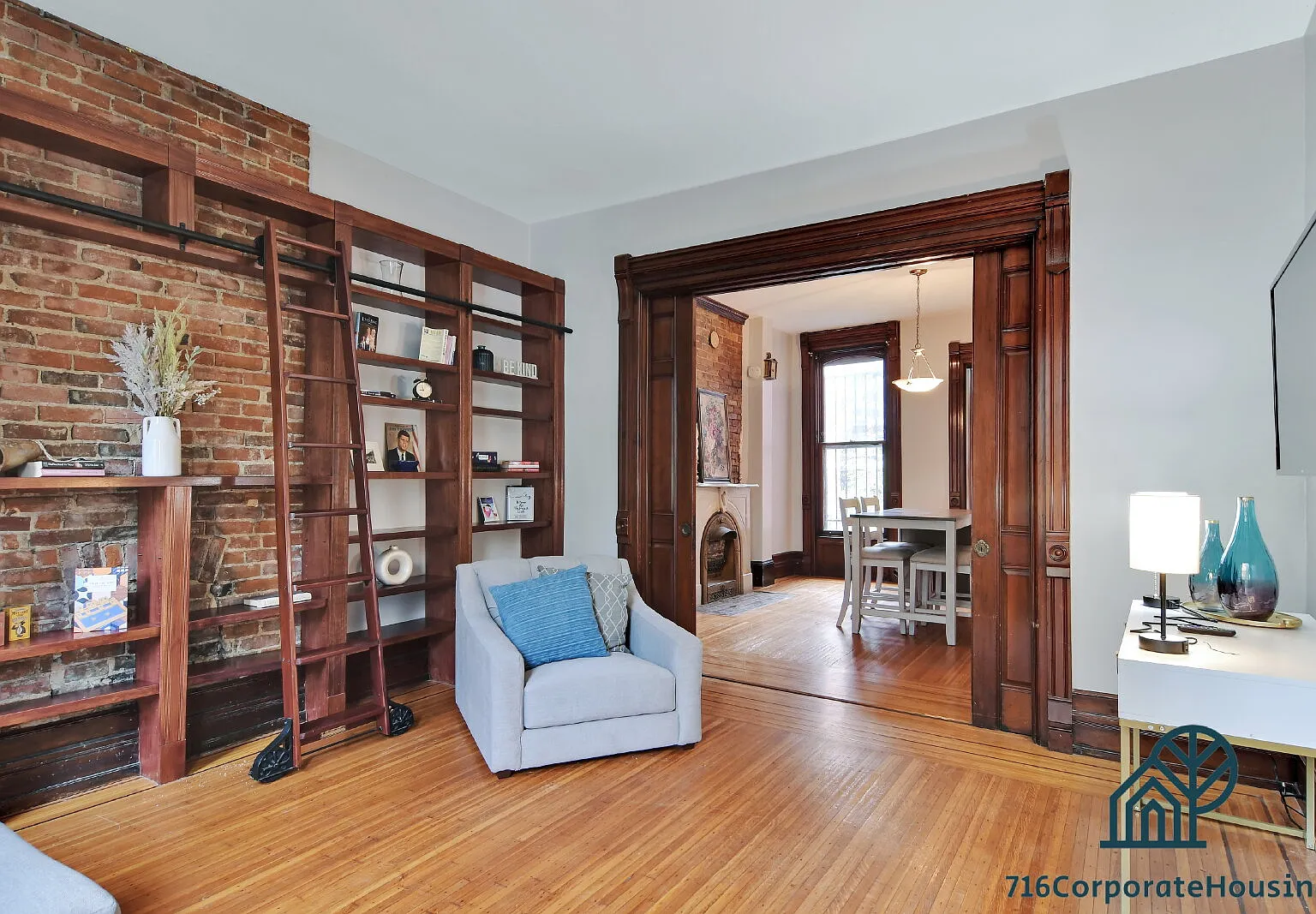 2 bed, 1.0 bath, 1000 sqft, $2,100 — Photo 1