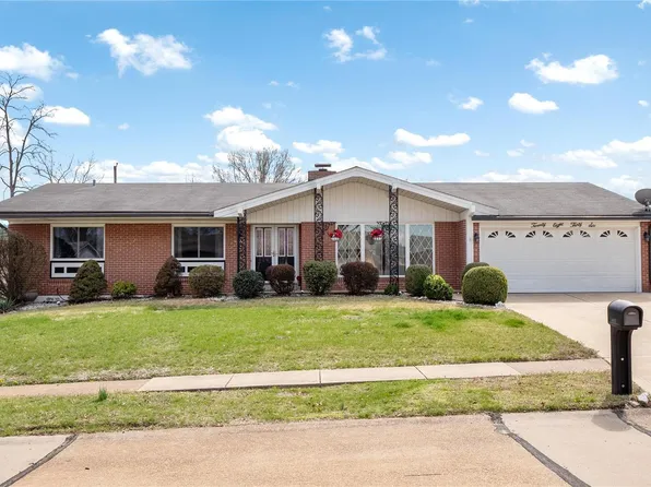 2836 Flamewood Dr, Saint Louis, MO 63129