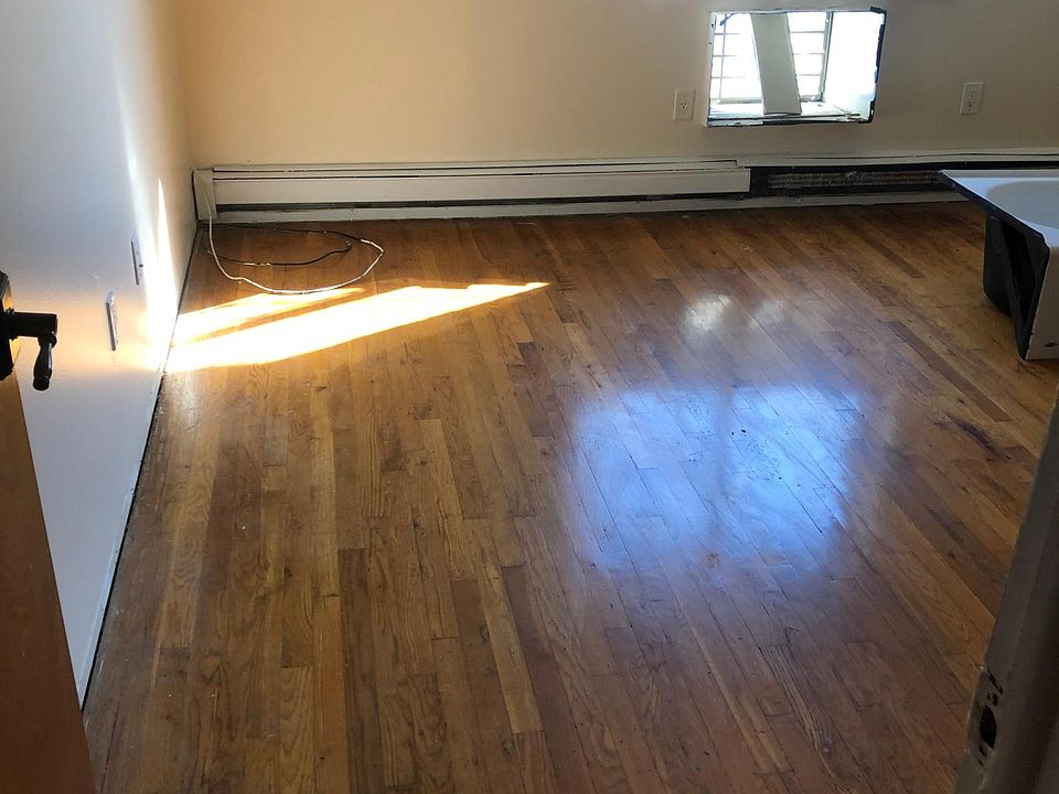 1st image of 3842 Bronxwood Ave