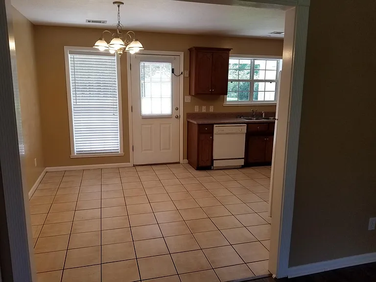 4242 Lightsey Rd — Photo 7