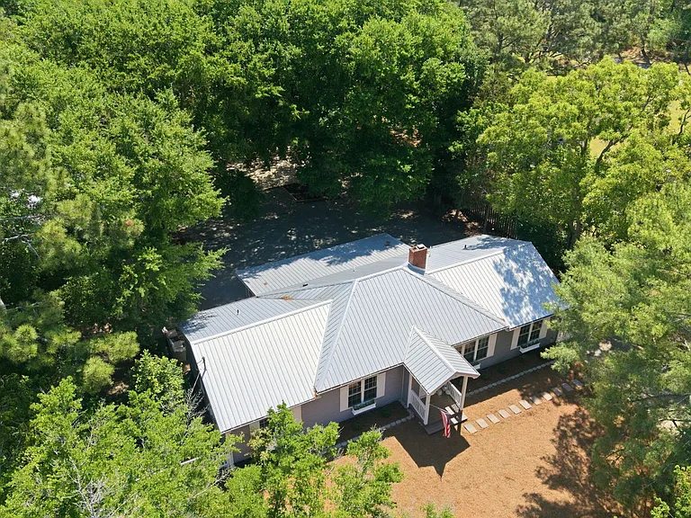 1425 Central Dr — Photo 9