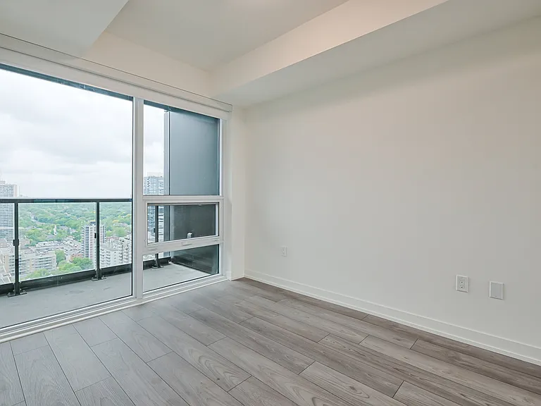 223 Redpath Ave — Photo 130