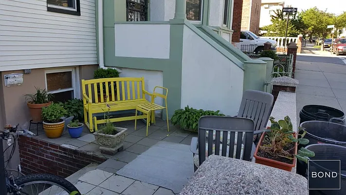 Rented by Bond New York | media 32