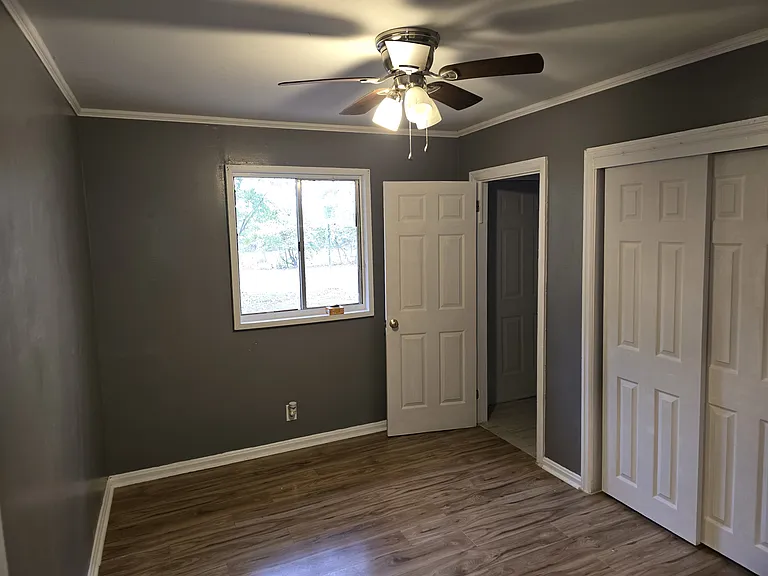 203 Grovewood Dr — Photo 9