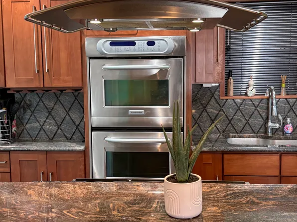 168-14 115th Avenue image 12 of 24