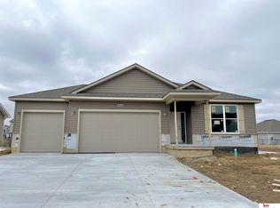 1604 Hedgeapple Rd, Plattsmouth, NE 68048