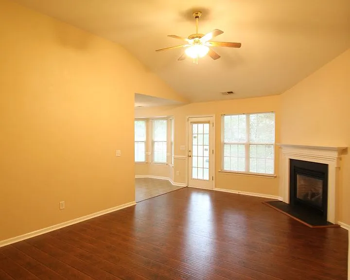 1281 Spring View Ct — Photo 3