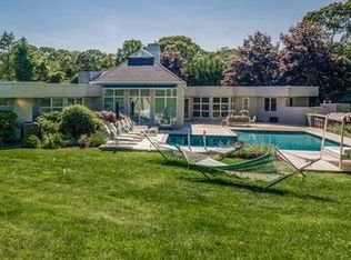 299 Georgica Rd, East Hampton, NY 11937