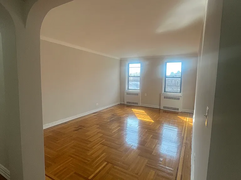 43-25 43rd St #5C — Photo 1