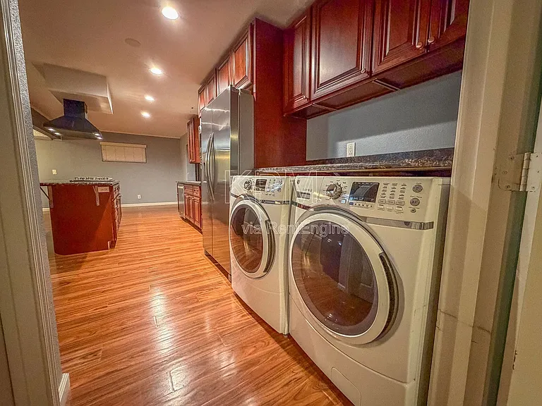 420 E Hampton St #B — Photo 11
