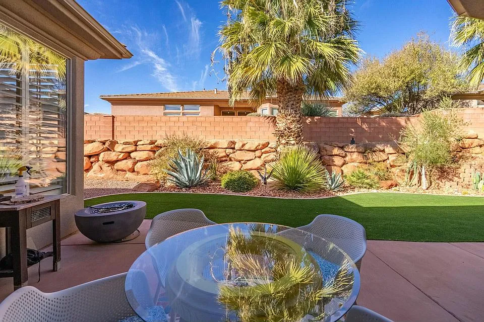3 bed, 2.5 bath, 1822 sqft, $2,375 — Photo 3