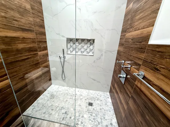 144 Centre Avenue image 14 of 19