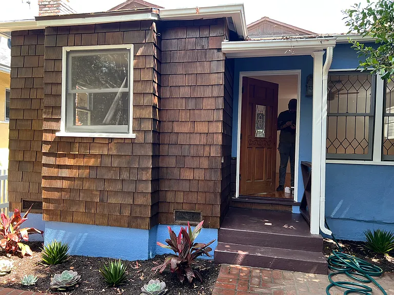 118 Breeze Ave — Photo 1