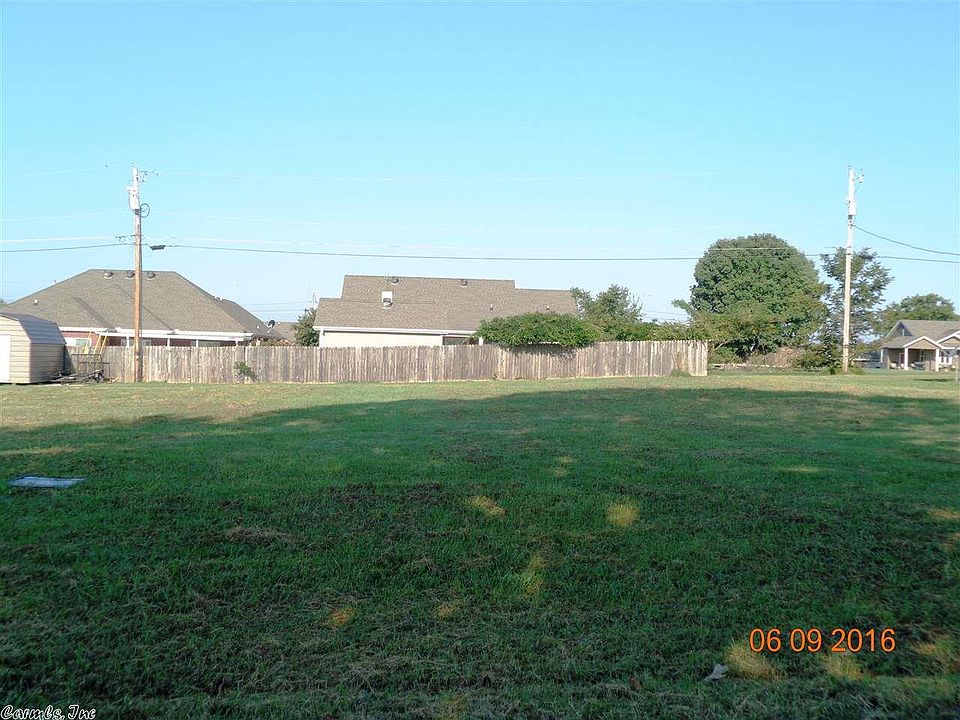 2nd image of 703 N 4th St