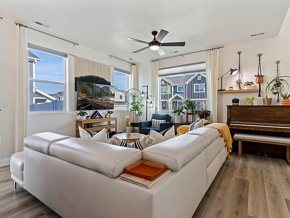 004_Living Room_06202022