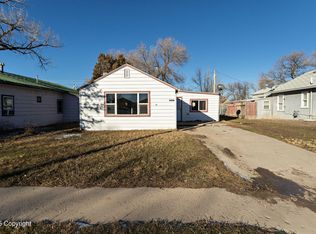 809 Pine St, Upton, WY 82730
