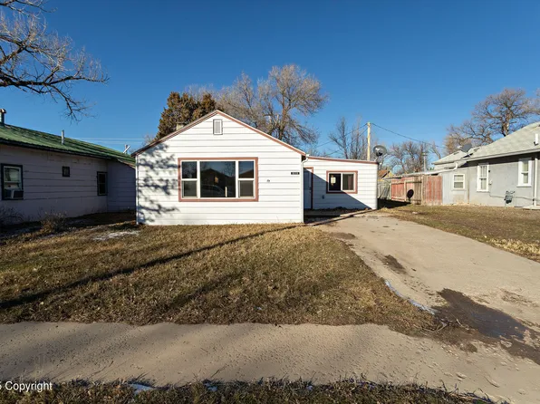 809 Pine St, Upton, WY 82730