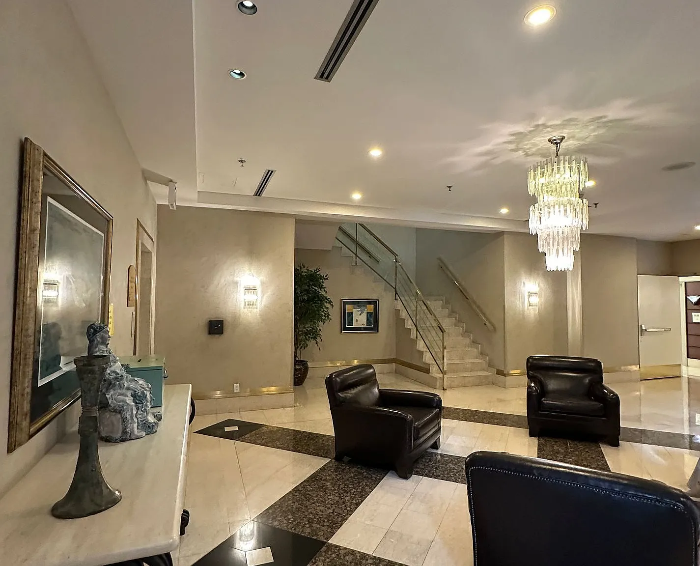 2 bed, $2,250 — Photo 4