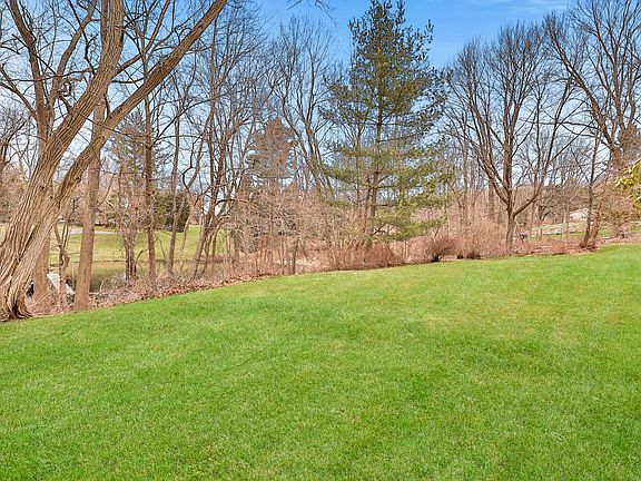 5th image of 16 Tamarack Way