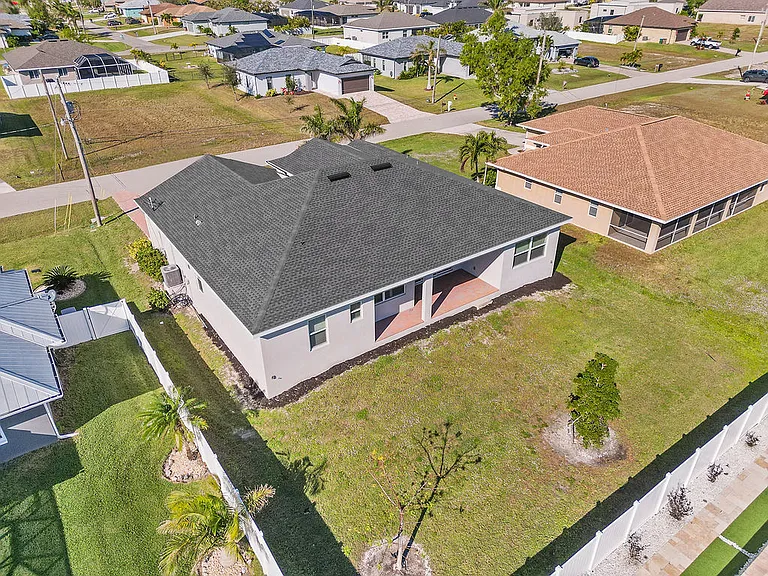 133 SW 37th Ave — Photo 30