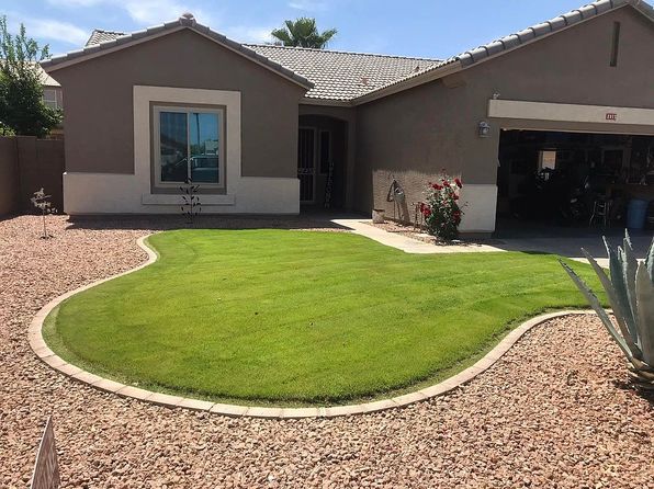 2977 E Michelle Way