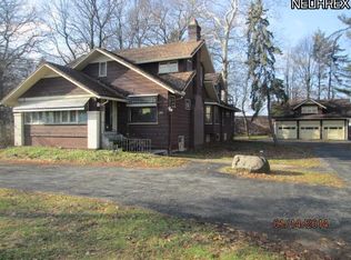 4352 Columbia Rd, North Olmsted, OH 44070
