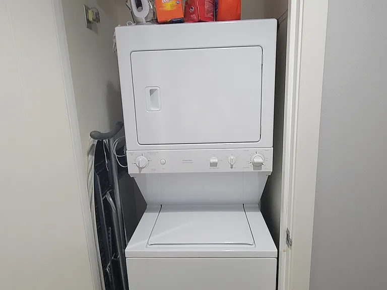 In-unit washer/dryer