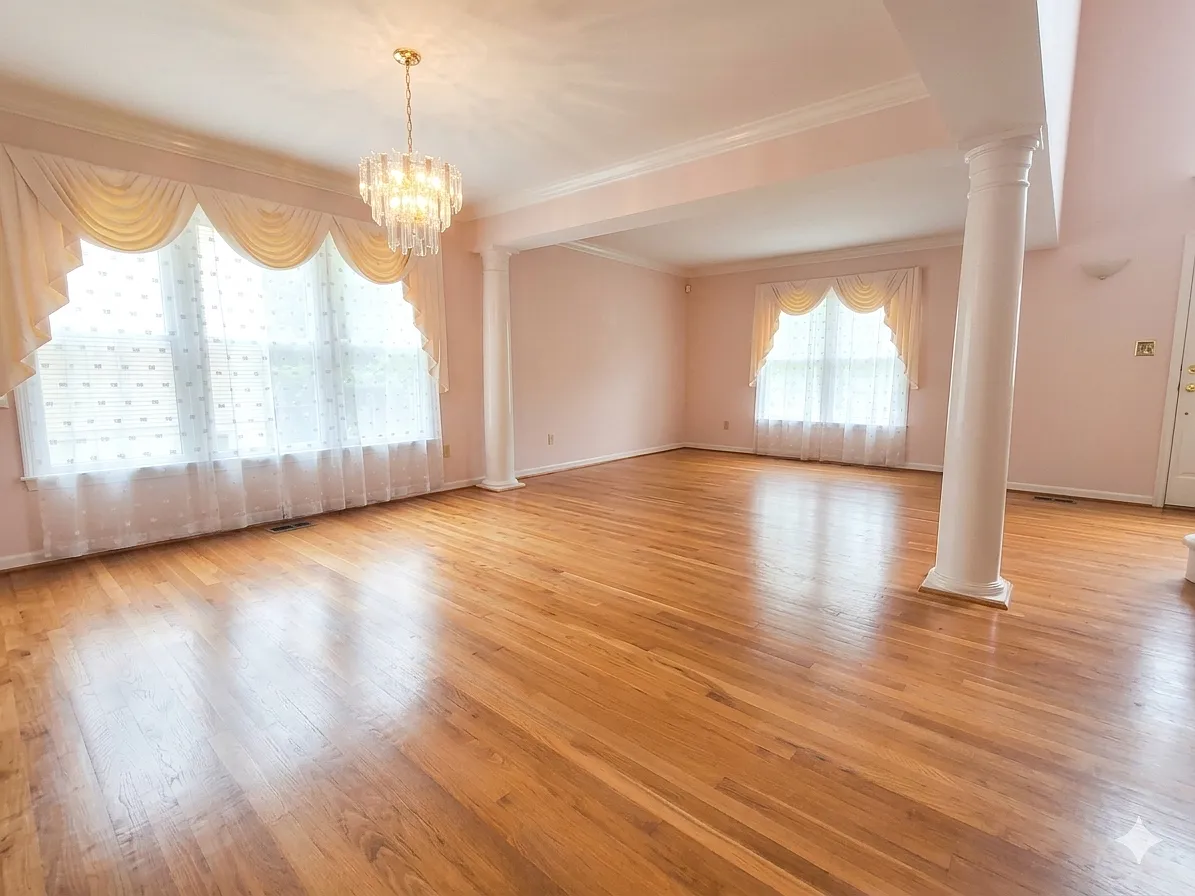 Uinque open floor plan ideal for entertaining guest. Beautiful hardwood flooring. - 106 Chuckatuck Turn