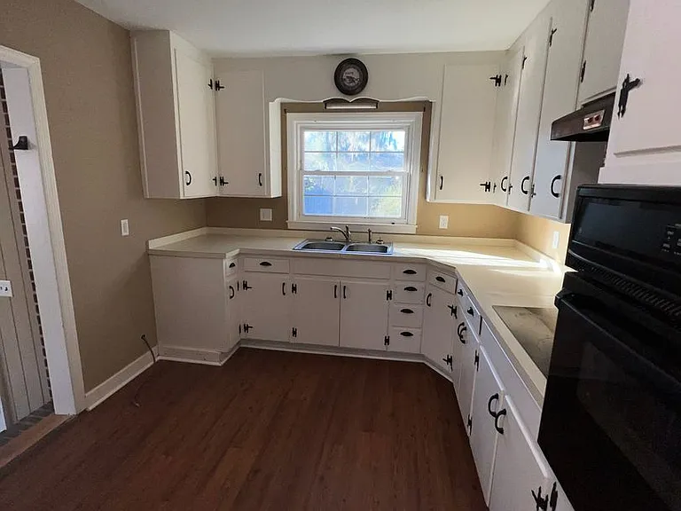 3007 Hickory St — Photo 6