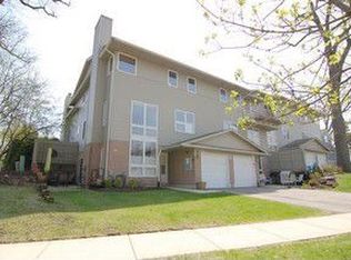 473 River Bend Rd UNIT 103, Naperville, IL 60540