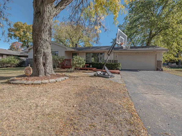 1209 Mayfield Ct, Rockford, IL 61107