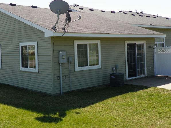 101 Glenshire Blvd S, Watkins, MN 55389