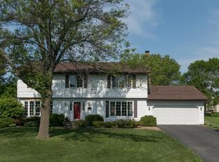 9201 Lanewood Ct N, Maple Grove, MN 55369