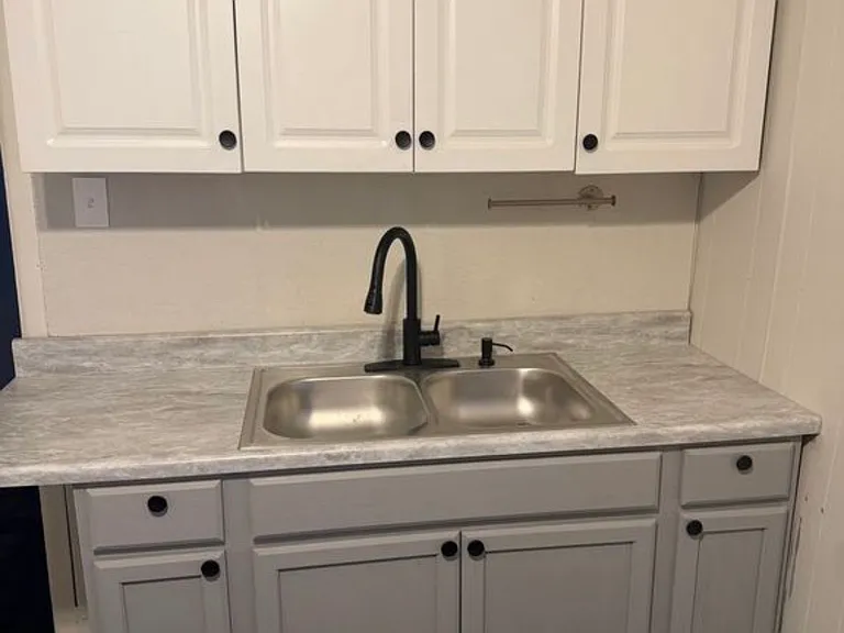 15 E Cherry St — Photo 9