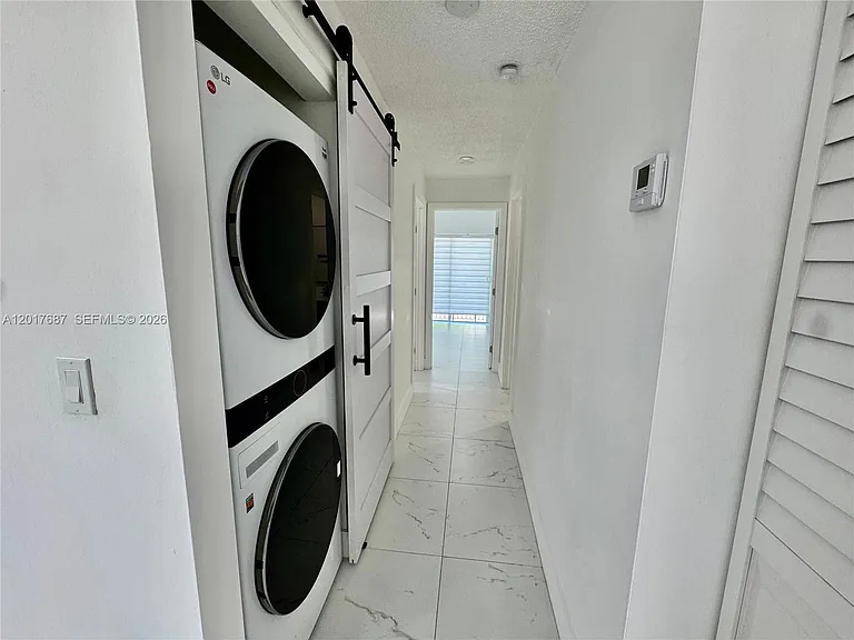 421 NW 13th Ave #A — Photo 6