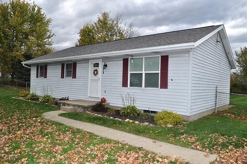 1st image of 254 Marquette Dr NE