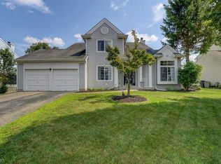 7 Wood Duck Cv, Oak Ridge, NJ 07438