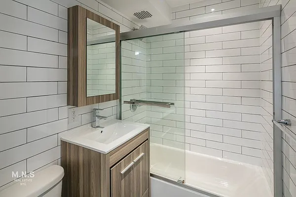 Rented by MNS Marketing | media 29