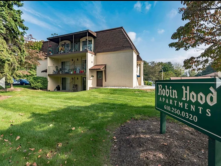 Robin Hood Apartments — Photo 18
