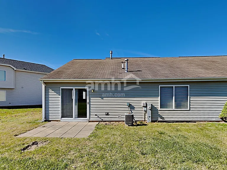 2462 Mayfield Ct — Photo 17