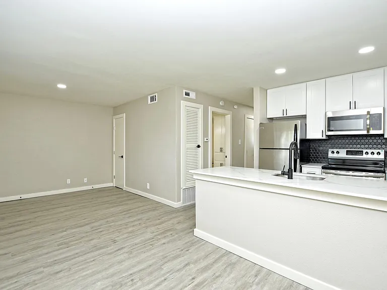 District 53 — Photo 28