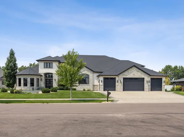 4355 66th St S, Fargo, ND 58104