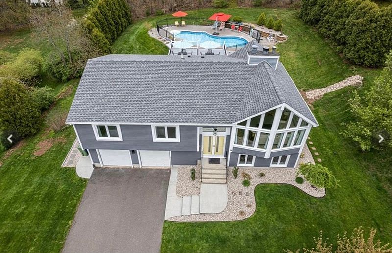 2nd image of 16 Scott Ln
