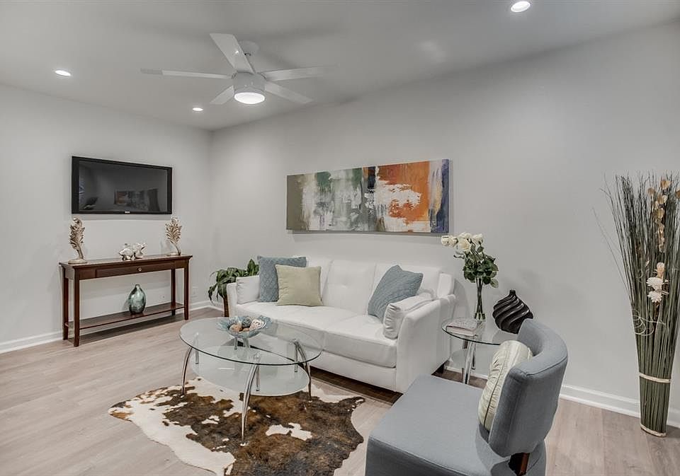 1st image of 4927 San Jacinto St APT 105