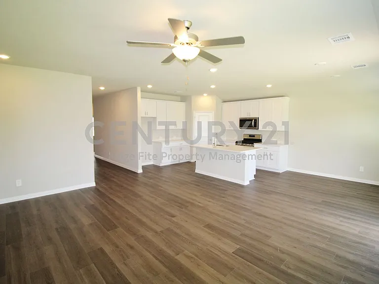 4208 Mountain Creek Dr — Photo 5