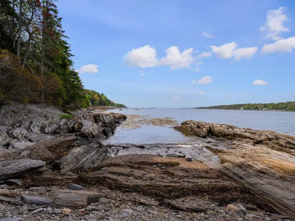 12 Parthas Court, Harpswell, ME 04079